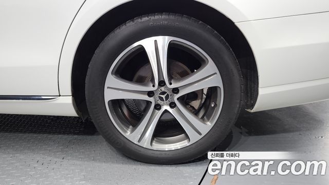 Mercedes-Benz E-Class (W213) E300 Avantgarde 2019 — фото 21