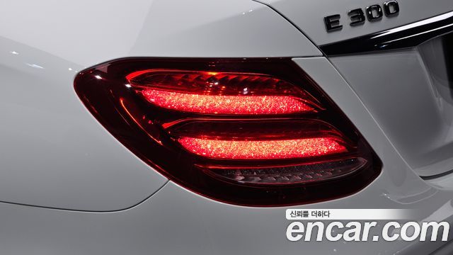 Mercedes-Benz E-Class (W213) E300 Avantgarde 2019 — фото 23