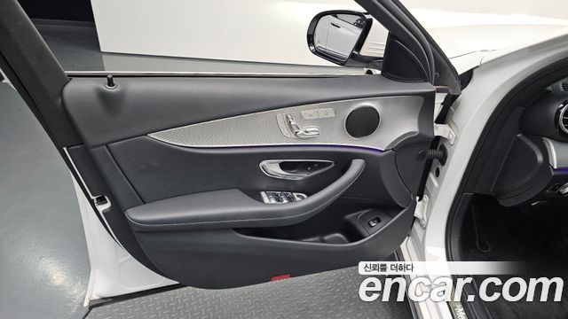 Mercedes-Benz E-Class (W213) E300 Avantgarde 2019 — фото 24