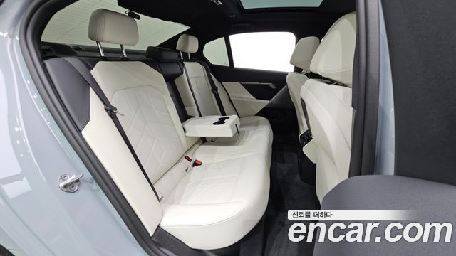 BMW 5 Series (G60) 520i M Sport 2024 — фото 15