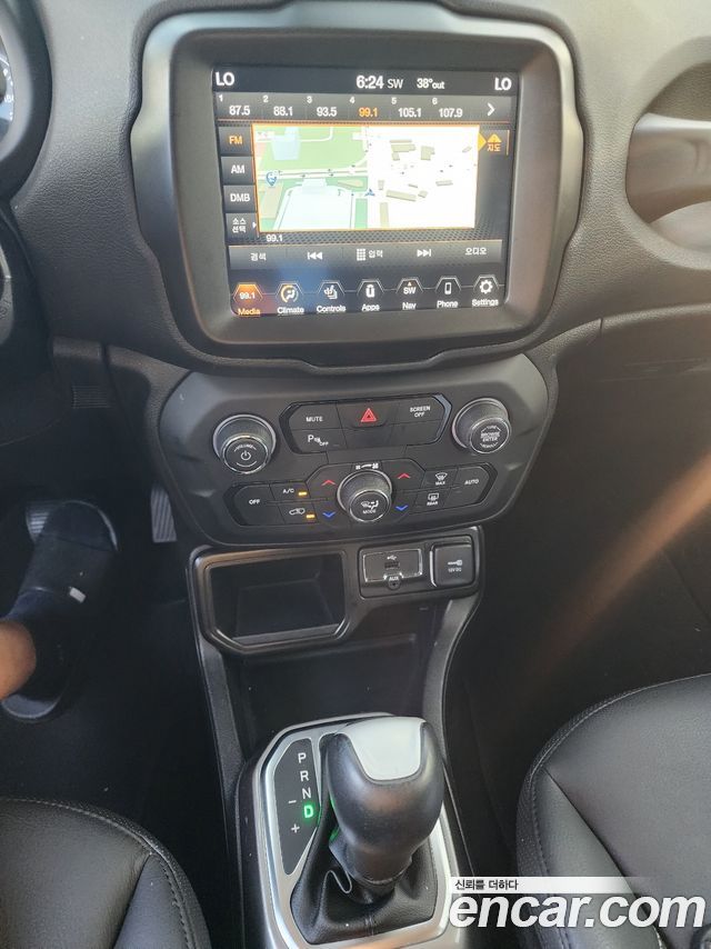 Jeep Renegade 2.4 Limited 2021 — фото 20