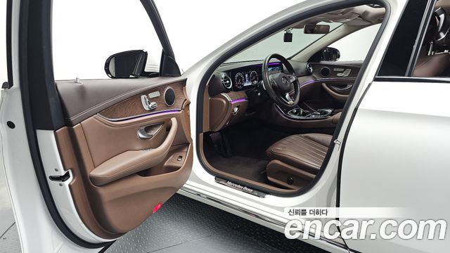 Mercedes-Benz E-Class (W213) E300 Exclusive 2017 — фото 10