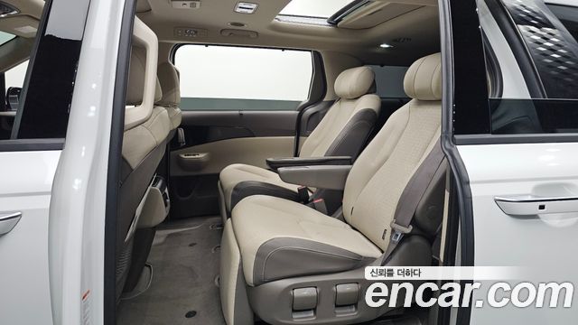 Kia Carnival (IV) Gasoline 7-Seater Signature 2025 — фото 12