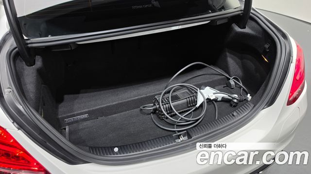 Mercedes-Benz C-Class (W205) C350e 2018 — фото 36