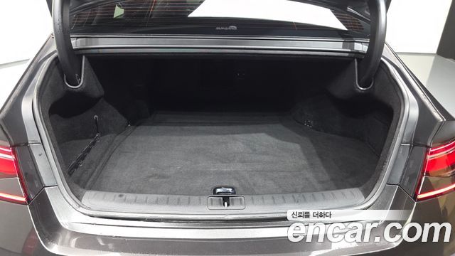 Genesis G90 (RS4) Gasoline 3.5 Turbo e-S/C AWD 2023 — фото 20