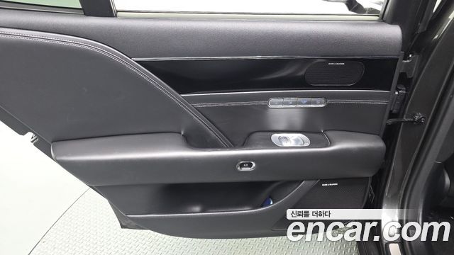 Genesis G90 (RS4) Gasoline 3.5 Turbo e-S/C AWD 2023 — фото 25