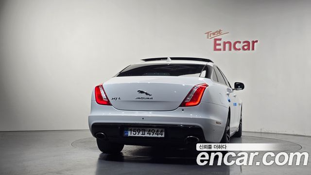 Jaguar XJ 3.0D Premium Luxury LWB X351 2017 — фото 4