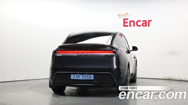 Tesla Model Y RWD 2025 — фото 4