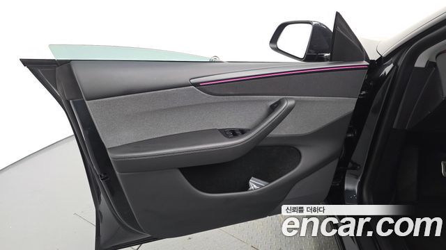 Tesla Model Y RWD 2025 — фото 30