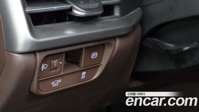 Hyundai Grandeur (GN7) 2,5 Gasoline 2WD Premium 2023 — фото 19