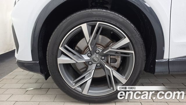 Audi Q4 e-tron (F4) 45 Sportback 2025 — фото 5