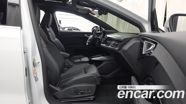 Audi Q4 e-tron (F4) 45 Sportback 2025 — фото 11