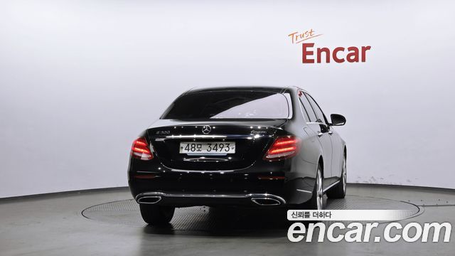 Mercedes-Benz E-Class (W213) E220d 4MATIC Exclusive 2019 — фото 4