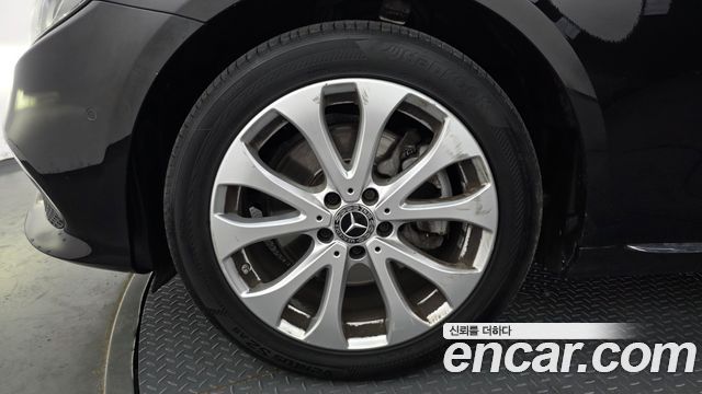 Mercedes-Benz E-Class (W213) E220d 4MATIC Exclusive 2019 — фото 5