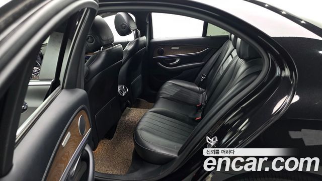 Mercedes-Benz E-Class (W213) E220d 4MATIC Exclusive 2019 — фото 12