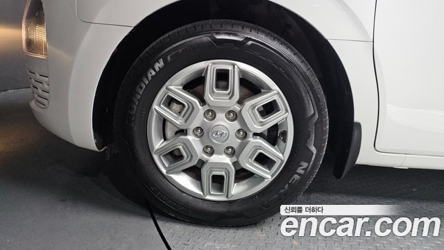 Hyundai Staria L3.5 Cargo 3-Seater Modern 2023 — фото 5
