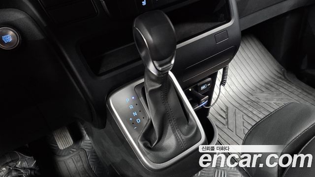 Hyundai Staria L3.5 Cargo 3-Seater Modern 2023 — фото 9