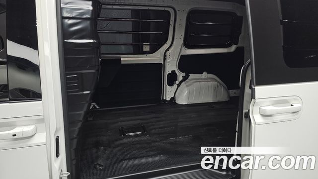 Hyundai Staria L3.5 Cargo 3-Seater Modern 2023 — фото 13