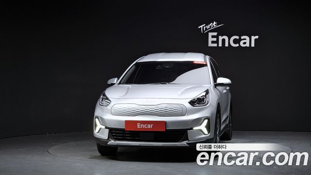 Kia Niro Plus Air 2023 — фото 3
