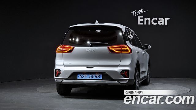 Kia Niro Plus Air 2023 — фото 4