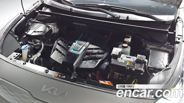 Kia Niro Plus Air 2023 — фото 6