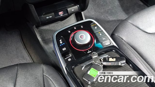 Kia Niro Plus Air 2023 — фото 9