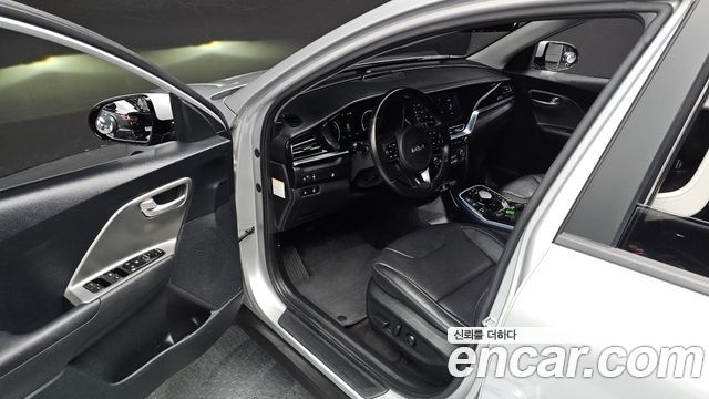 Kia Niro Plus Air 2023 — фото 10
