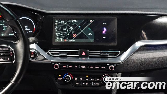Kia Niro Plus Air 2023 — фото 13
