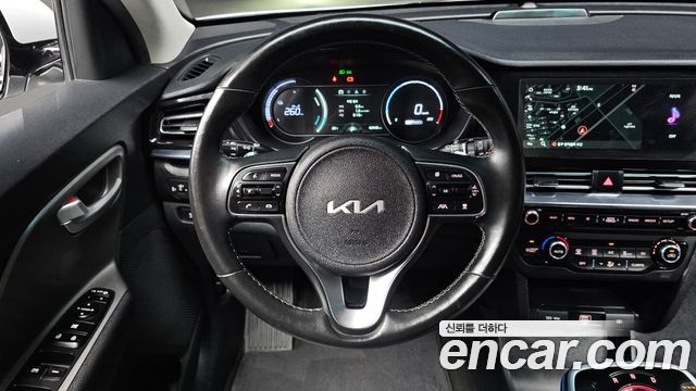 Kia Niro Plus Air 2023 — фото 14
