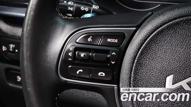 Kia Niro Plus Air 2023 — фото 16
