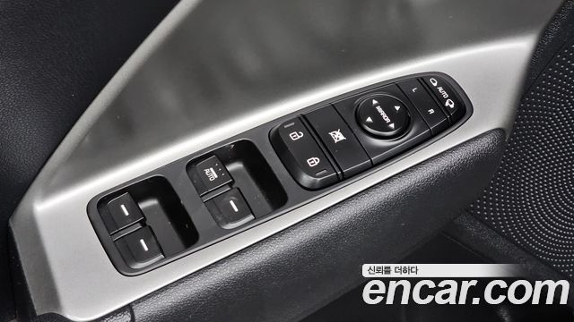 Kia Niro Plus Air 2023 — фото 27