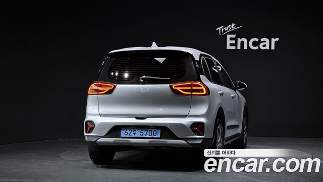 Kia Niro Plus Air 2023 — фото 4