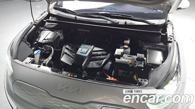 Kia Niro Plus Air 2023 — фото 6