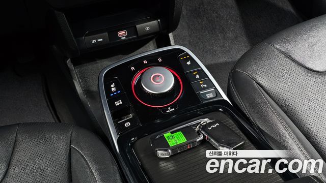 Kia Niro Plus Air 2023 — фото 9
