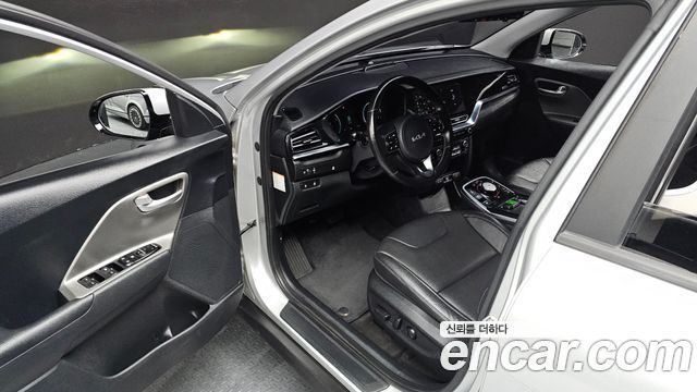 Kia Niro Plus Air 2023 — фото 11