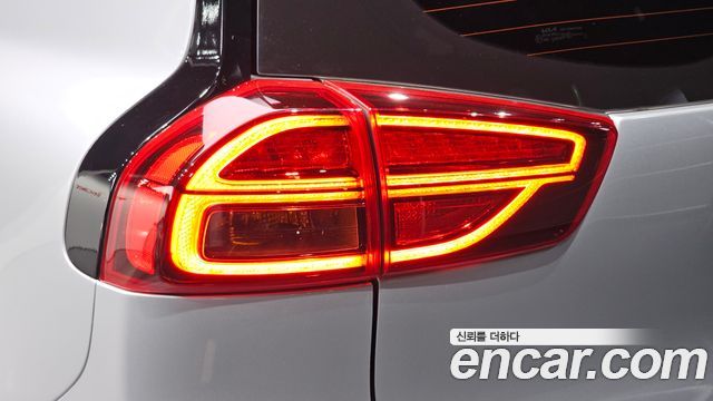 Kia Niro Plus Air 2023 — фото 23