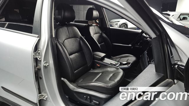 Kia Niro Plus Air 2023 — фото 26