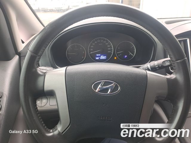 Hyundai Grand Starex Van 3-Seater Smart 2021 — фото 16