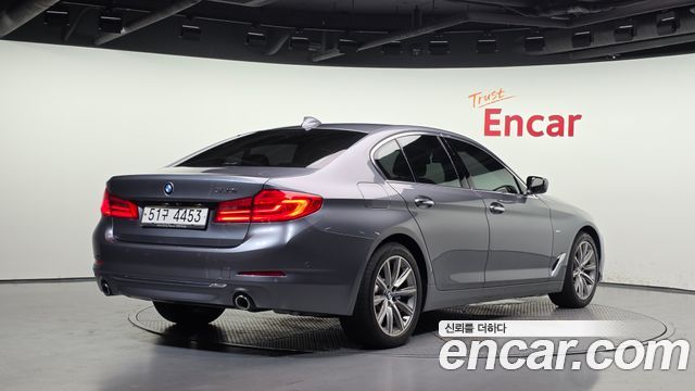BMW 5 Series (G30) 520i Luxury 2018 — фото 2