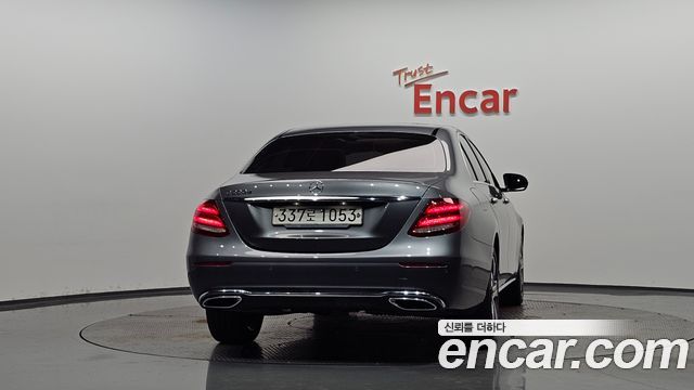 Mercedes-Benz E-Class (W213) E220d Avantgarde 2019 — фото 4