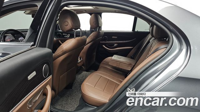 Mercedes-Benz E-Class (W213) E220d Avantgarde 2019 — фото 11