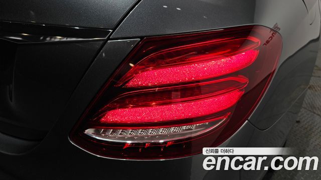 Mercedes-Benz E-Class (W213) E220d Avantgarde 2019 — фото 23