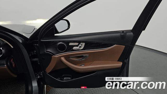 Mercedes-Benz E-Class (W213) E220d Avantgarde 2019 — фото 24