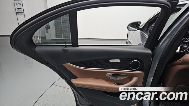 Mercedes-Benz E-Class (W213) E220d Avantgarde 2019 — фото 25