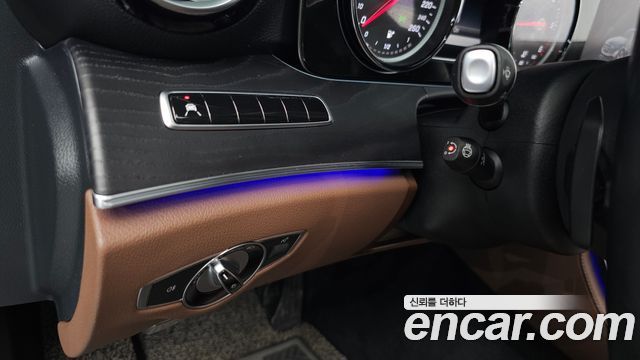 Mercedes-Benz E-Class (W213) E220d Avantgarde 2019 — фото 29