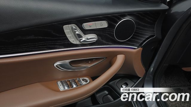 Mercedes-Benz E-Class (W213) E220d Avantgarde 2019 — фото 31