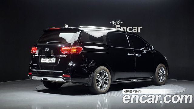Kia Carnival 9-Seater Noblesse Special 2019 — фото 2