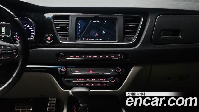 Kia Carnival 9-Seater Noblesse Special 2019 — фото 14