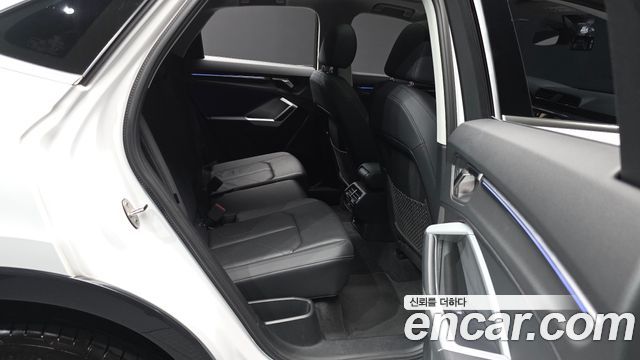 Audi Q3 (F3) 40 TFSI Quatrro Sport Back 2024 — фото 12
