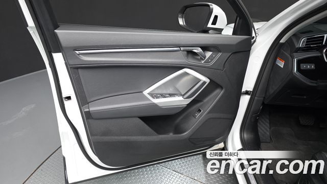 Audi Q3 (F3) 40 TFSI Quatrro Sport Back 2024 — фото 24